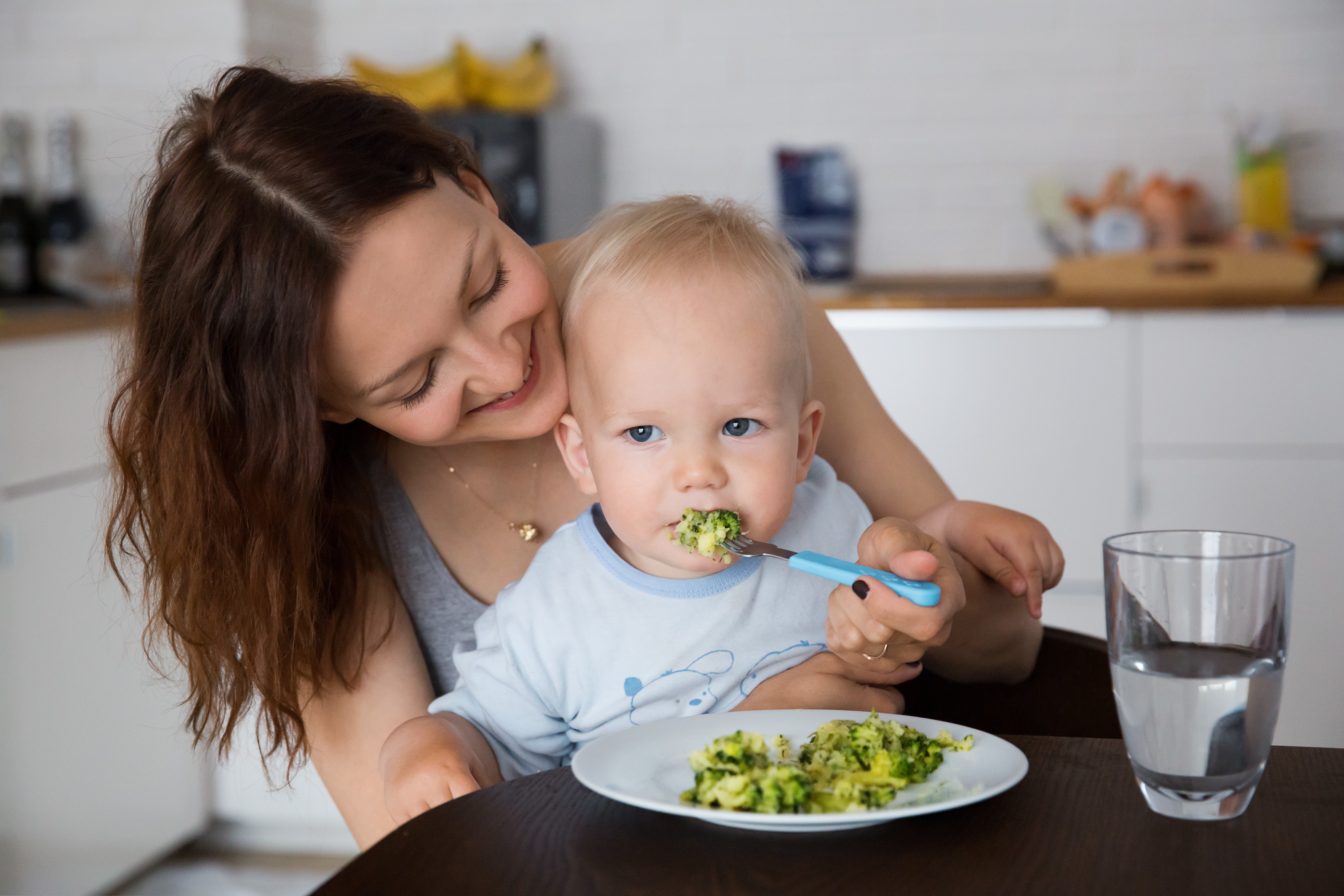 GTM bayi, tips makan bayi, Si Kecil menolak makan, jadwal makan bayi, porsi makan bayi, Bunda, si Kecil